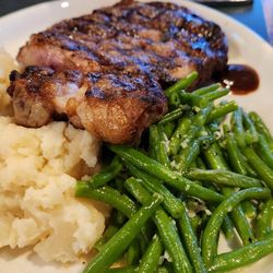 Patty Jewett Bar & Grill