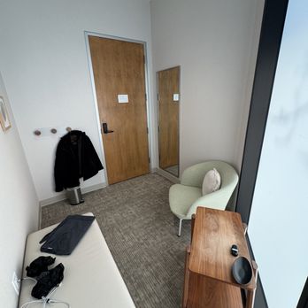 Prenuvo - changing room - they have a phone charger - Diagnostic Imaging Near Me - Vancouver, British Columbia