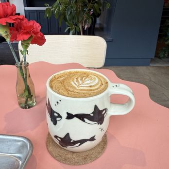Dreamwave Coffee - Vanilla Cinnamon Oat Milk Latte - Coffee Roasteries Near Me - Carlsbad, California
