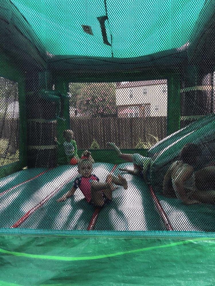 BOUNCE’N ROUND Updated September 2024 2510 Plantside Dr, Louisville, Kentucky Bounce House