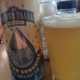 The very refreshing Oregon Sunshine Hazy IPA from Silver Falls Brewery!