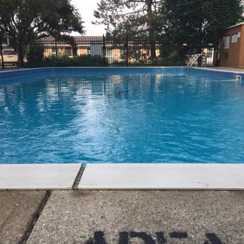 The Swan Motel - Big refreshing pool, perfect for cooling off after a long drive - too deep for the kiddies. - Hotels Near Me - Stratford, Ontario The Swan Motel - Big refreshing pool, perfect for cooling off after a long drive - too deep for the kiddies. - Hotels Near Me - Stratford, Ontario