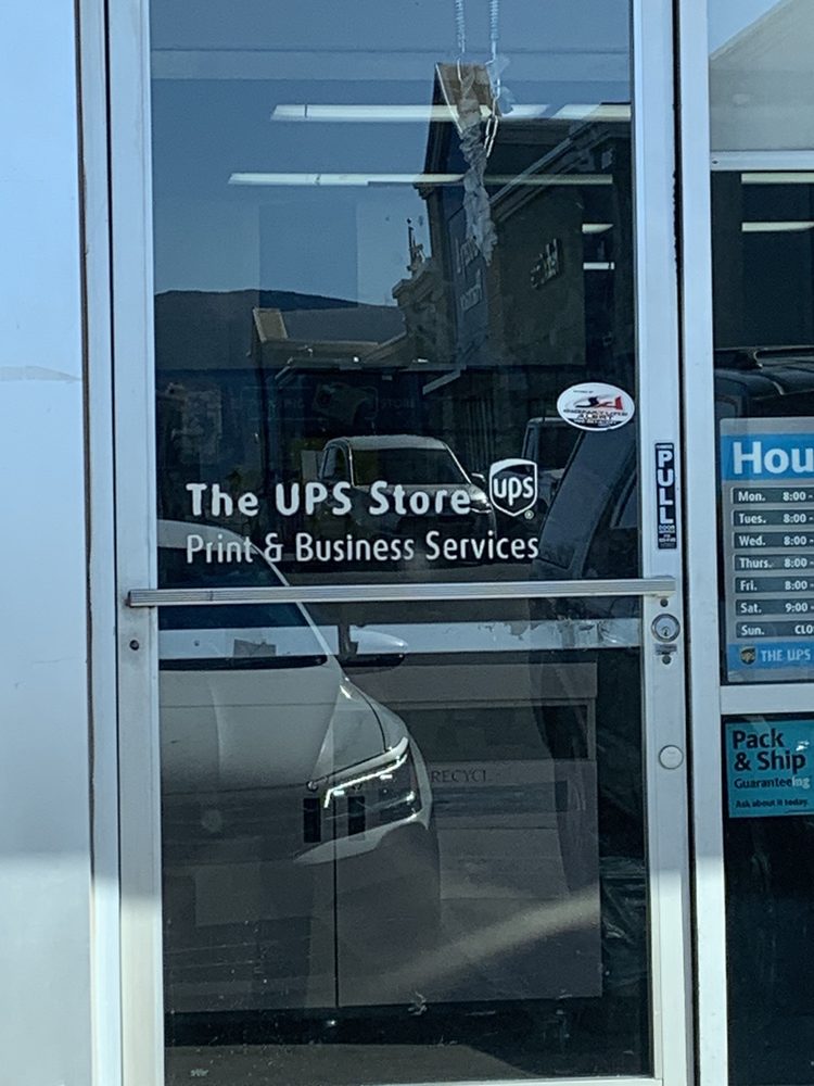 THE UPS STORE 40 Reviews 284C E Lake Mead Parkway, Henderson, NV