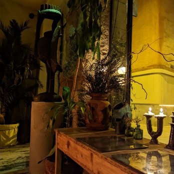 Ficus Bar - Interior - Cocktail Bars Near Me - Madrid, M