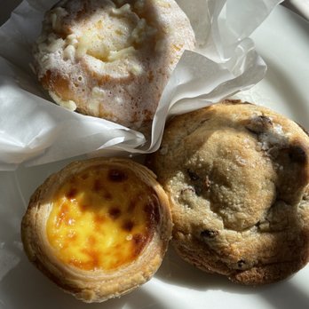 Paderia Bakehouse - Ensaymada with cheese (duh), sea salt chocolate chip cookie, pastel de nata. - Bakeries Near Me - Irvine, California Paderia Bakehouse - Ensaymada with cheese (duh), sea salt chocolate chip cookie, pastel de nata. - Bakeries Near Me - Irvine, California