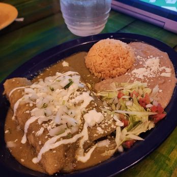 LA VECINDAD - Enchiladas verdes - Tacos Near Me - Las Vegas, Nevada LA VECINDAD - Enchiladas verdes - Tacos Near Me - Las Vegas, Nevada