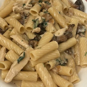 Maggiano's Little Italy - Famous Rigatoni D - Italian Near Me - McLean, Virginia