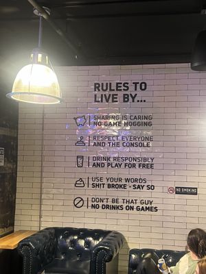 16-Bit Bar+Arcade by null