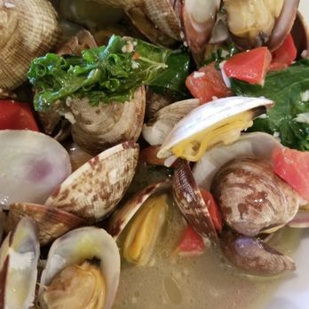 Fresh Catch Cafe - Clams with Kale & Reindeer Sausage. So incredible.  Make sure to get bread to mop up that sauce! - Seafood Near Me - Homer, Alaska