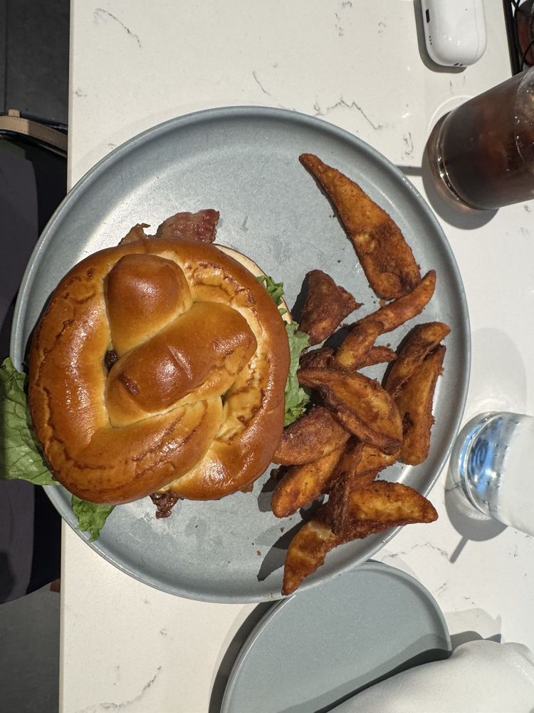 NARRAGANSETT KITCHEN & BAR - Updated March 2026 - 13 Photos & 13 ...