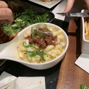 Lobster Burger Bar - Lobster Mac n Cheese - Bars Near Me - Toronto, Ontario Lobster Burger Bar - Lobster Mac n Cheese - Bars Near Me - Toronto, Ontario