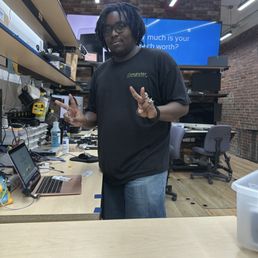 Ask for Lee! Very knowledgeable! He knows his stuff. Overall very helpful. Ask for Lee! Very knowledgeable! He knows his stuff. Overall very helpful.