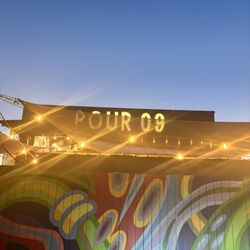 Pour 09