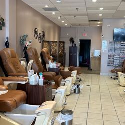 Daisy Nails - Daisy nails West St. Paul pedicure area. 8 chairs total.