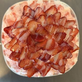 The Coffee By Hand - Strawberry Snowflake Large size - Desserts Near Me - Duluth, Georgia
