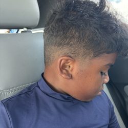 Manny's Traditional Barbershop - This is not worth $25 this is horrible work.  I felt bad and just paid because he's an older gentleman.