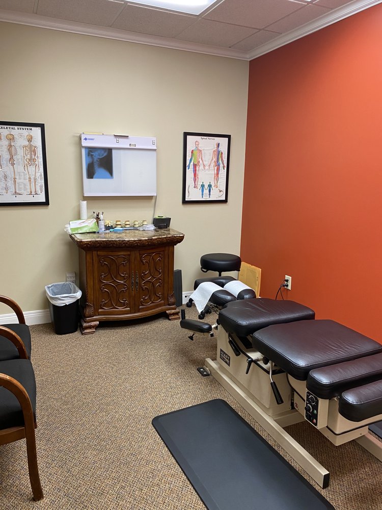 TATES CREEK CHIRO Updated September 2024 25 Photos 148 W Tiverton