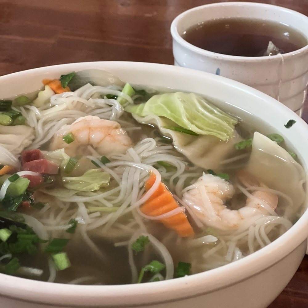 Moe Pho - Noodles & Cafe - Wonton soup with shrimp and noodles. - Vietnamese Near Me - Pendleton, Oregon