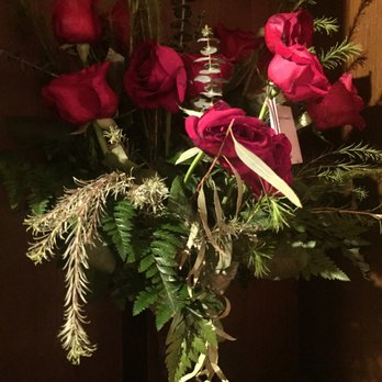 Hummingbird Forest - Poor quality. Poor design. Roses started drooping day 2! This photo taken less than 5 days after delivery. - Florists Near Me - York, South Carolina Hummingbird Forest - Poor quality. Poor design. Roses started drooping day 2! This photo taken less than 5 days after delivery. - Florists Near Me - York, South Carolina