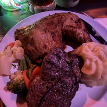 Pirates Dinner Adventure - Great dinner! Steak, chicken, mashed potatoes and mixed veggies. Upgrades are available for an extra fee. - Performing Arts Near Me - Orlando, Florida
