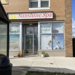 Exterior photo of Sunshine Spa - Cedar Rapids, Iowa Exterior photo of Sunshine Spa - Cedar Rapids, Iowa