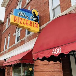 Alley Cat Pizzeria - On a slightly overcast afternoon in Manchester.