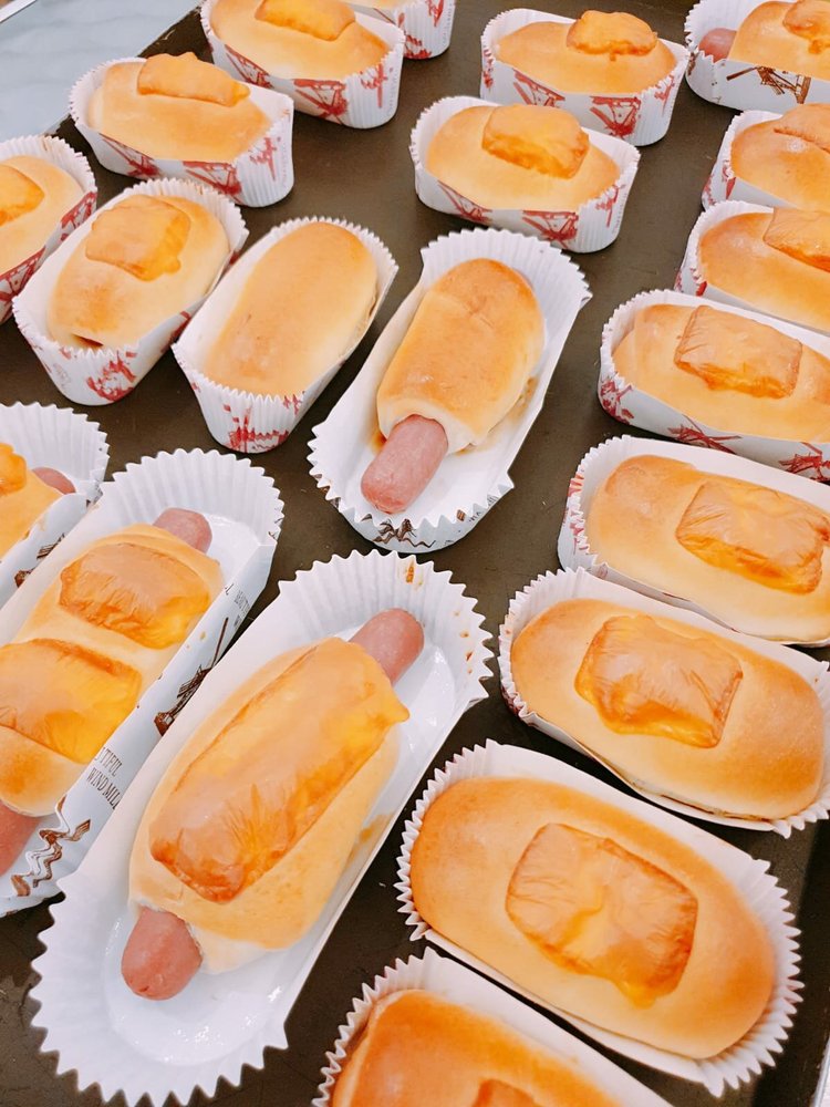 MAY CAKE CORNER 729 Yishun Street 71, Singapore, Singapore