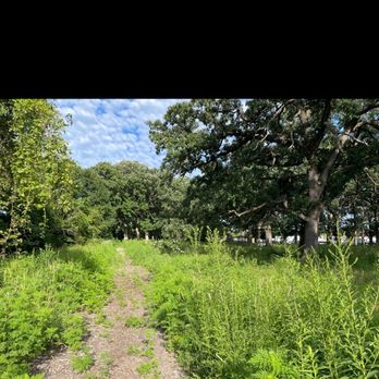 Three Rivers Rest Area - This rest area has a short hiking trail! - Rest Stops Near Me - Minooka, Illinois
