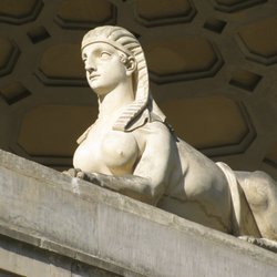 Orangerie im Neuen Garten Cecilienhof - Figur oben.
