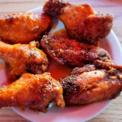 Casey's Caboose - Cajun and buffalo wings were both very well cooked although the Cajun could have a been a little more flavorful.