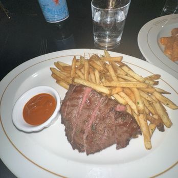 EVELYN - Steak frites beef tallow fries chipotle amor sauce. Good but nothing over the top. Recommend rigatoni allá vodka or Maine lobster linguine - Lounges Near Me - Dallas, Texas
