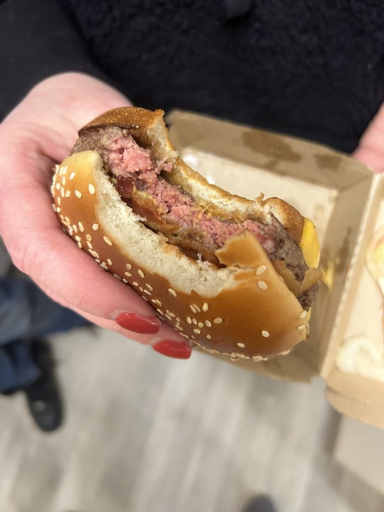 MCDONALD’S Updated October 2024 44 Reviews 1002 NW Frontage Rd, Troutdale, Oregon Fast