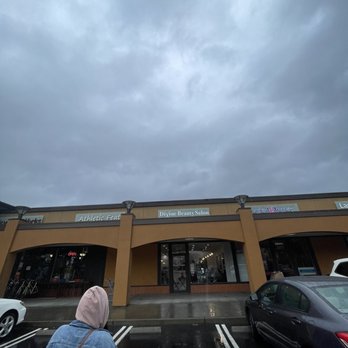 Divine Beauty Salon - Nail Salons Near Me - Napa, California