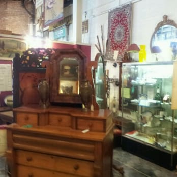 Riverview Antique Market - Antiques Near Me - Milwaukee, Wisconsin Riverview Antique Market - Antiques Near Me - Milwaukee, Wisconsin