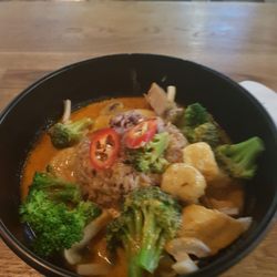 Zao - Bangkok style - spicy chicken rice bowl.