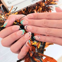 Lavish Nails & Spa - Dipping powder on natural nails