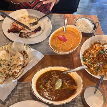 The Himalayan Chimney - Indian Near Me - Champaign, Illinois