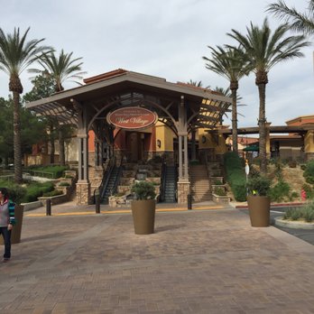 Desert Hills Premium Outlets - Shopping Centers Near Me - Cabazon, California