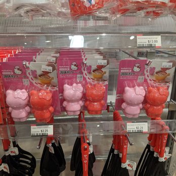 Oomomo - Hello Kitty mugs, shakers, and spatulas - Discount Store Near Me - Markham, Ontario