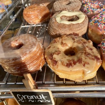 Pam's Donuts - Cronuts and Maple Bacon Donuts - Bakeries Near Me - Ontario, California Pam's Donuts - Cronuts and Maple Bacon Donuts - Bakeries Near Me - Ontario, California