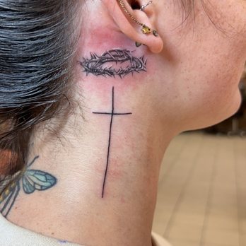 Deluxe Tattoo - Cross of Christ and a crown of thorns - Tattoo Near Me - Chicago, Illinois