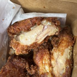 Fried chicken wings, undercooked! Fried chicken wings, undercooked!