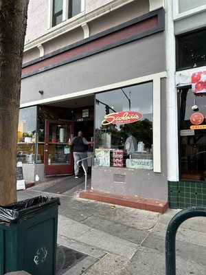 Scolari's Good Eats by null