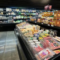 Franklin Square Market - Local meats & cheeses