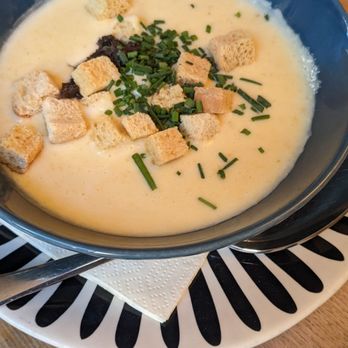 Zwickl - Truffles potato soup - Bavarian Near Me - Munich, BY Zwickl - Truffles potato soup - Bavarian Near Me - Munich, BY