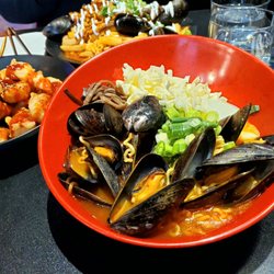 GaNaDaRa - Mussel ramyun with added cheese