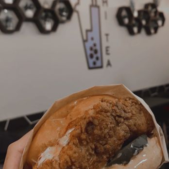 Chi Tea - Big Bird Sandwich: coleslaw, pickle, red onions, chi sauce. - Bubble Tea Near Me - Lombard, Illinois