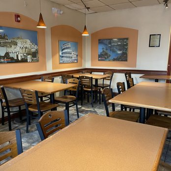 Gigio's Pizzeria - tables and chairs - Pizza Near Me - Des Plaines, Illinois Gigio's Pizzeria - tables and chairs - Pizza Near Me - Des Plaines, Illinois