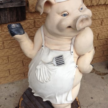 Fat Larrys - Cute statue outside the front door. - Steakhouses Near Me - Memphis, Tennessee