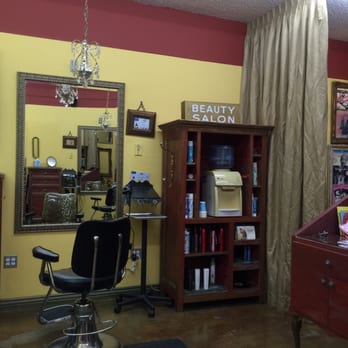 Vynl Salon - This charming vintage salon in the heart of Las Vegas is a treasure! - Hair Salons Near Me - Las Vegas, Nevada Vynl Salon - This charming vintage salon in the heart of Las Vegas is a treasure! - Hair Salons Near Me - Las Vegas, Nevada
